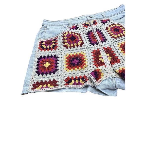 Crochet Patchwork Denim Shorts 15/32W By SO Goods For Life - Picture 7 of 7